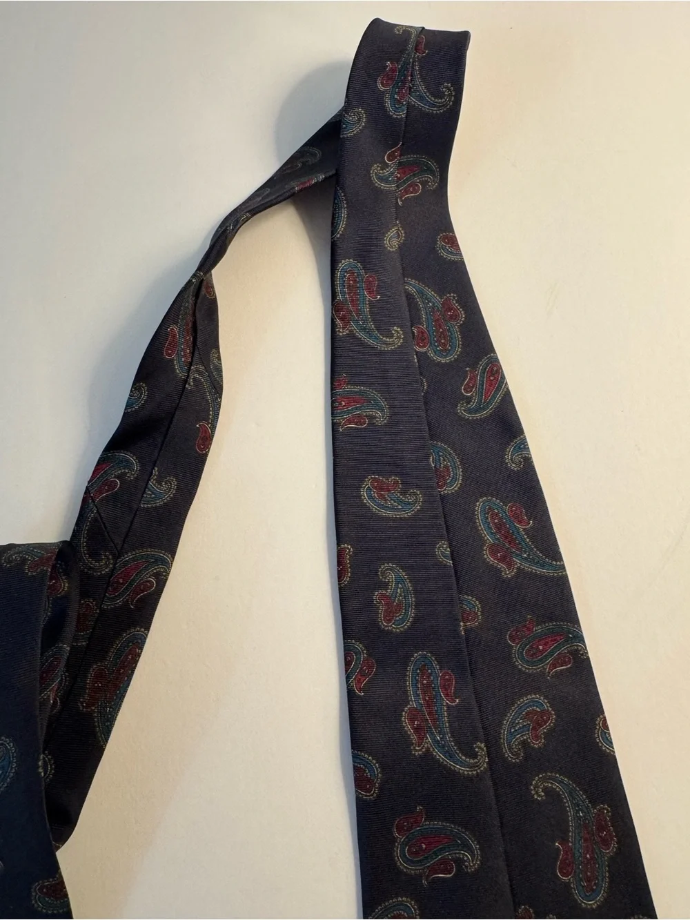 Vintage 100% silk Wembley Mens Neck Tie